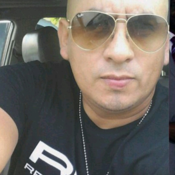 Profile Picture of Mario Giron (@mrg942) on Poshmark