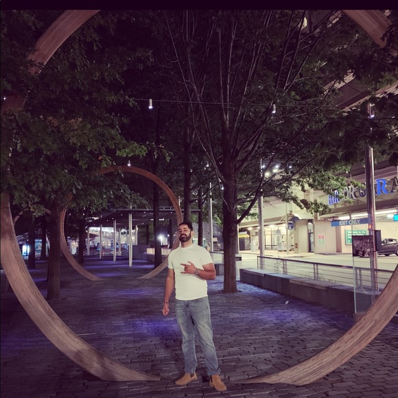 Profile Picture of Sam Ketaneh (@samketaneh) on Poshmark