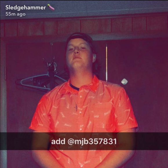 Profile Picture of Matt Beyer (@matthewbeyer) on Poshmark