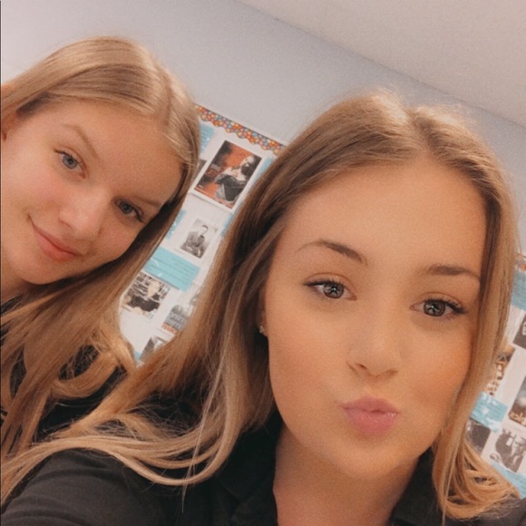 Profile Picture of Taylor Mummery (@taylormummery) on Poshmark