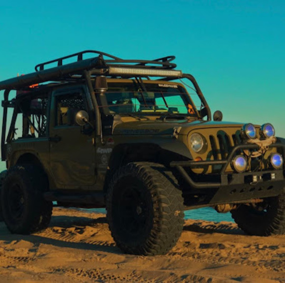 Profile Picture of Al Ex (@alexanderque92) on Poshmark