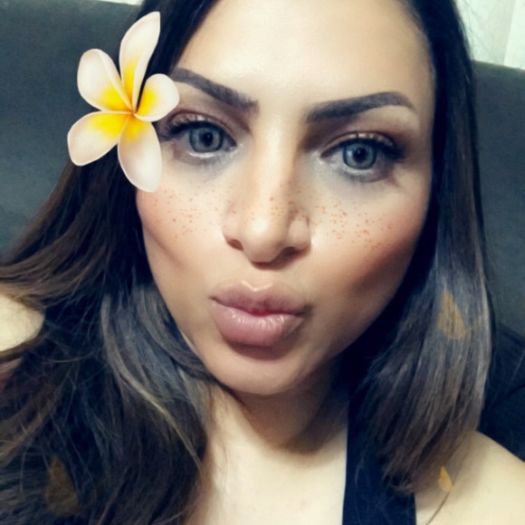 Profile Picture of Gigi Awadallah (@gigiawadallah) on Poshmark