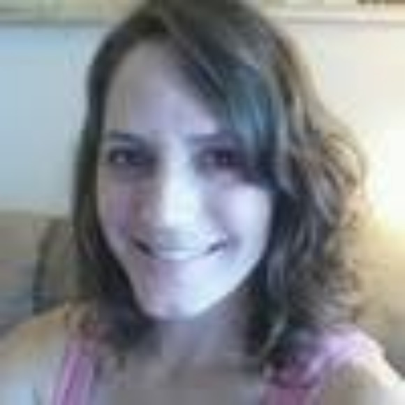 Profile Picture of Katherine Shelley (@nhgkjhg05) on Poshmark