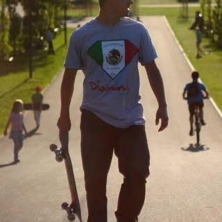 Profile Picture of Alex Kuczynski (@alexkuczynski) on Instagram