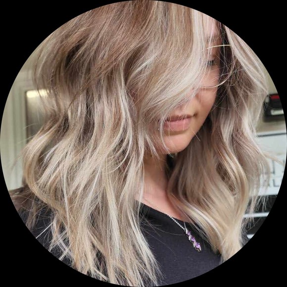 Profile Picture of Heather Fulwiler (@alienoutcast95) on Poshmark