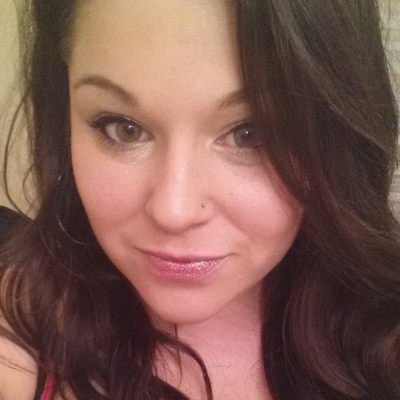 Profile Picture of Brittany Vumback (@brittany6298) on Poshmark
