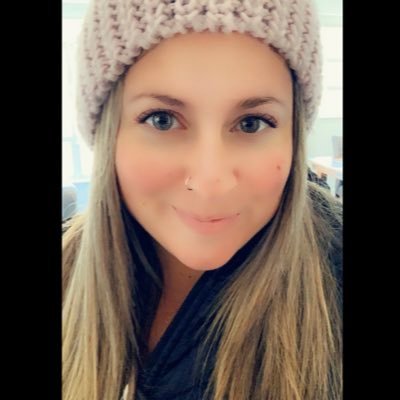 Profile Photo of Danielle (@danielleevans44) on Twitter