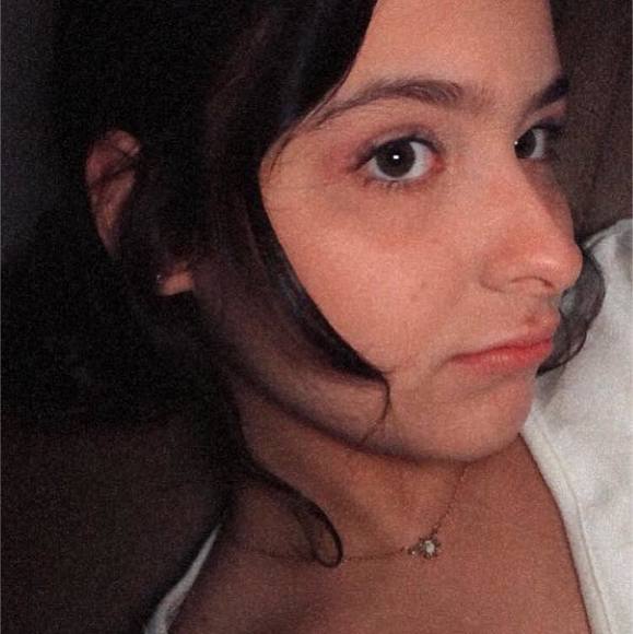 Profile Picture of Jessica Holt (@jessicaholt920) on Poshmark