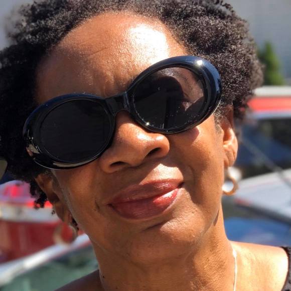 Profile Picture of Melody Jones larkins (@mjoneslarkins) on Poshmark