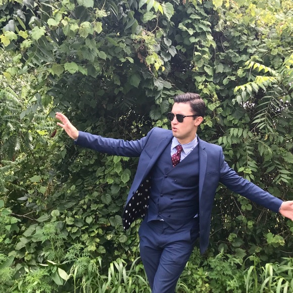 Profile Picture of Max Walters (@mwaltersd) on Poshmark