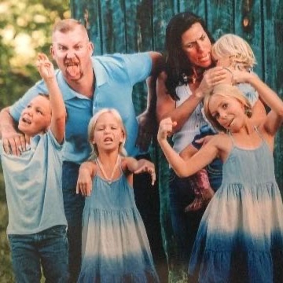 Profile Picture of Michelle Bonefield (@mbonefield) on Poshmark