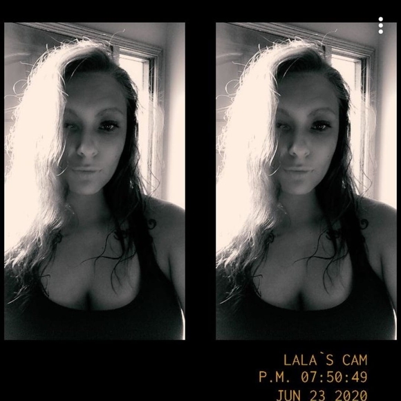 Profile Picture of Jennie Palmisano (@jenniepalmisano) on Poshmark