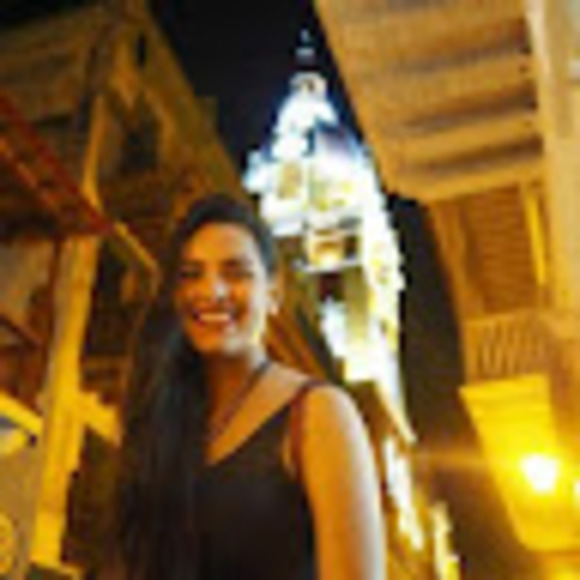 Profile Picture of Paula Herrera (@paulaherrera738) on Poshmark