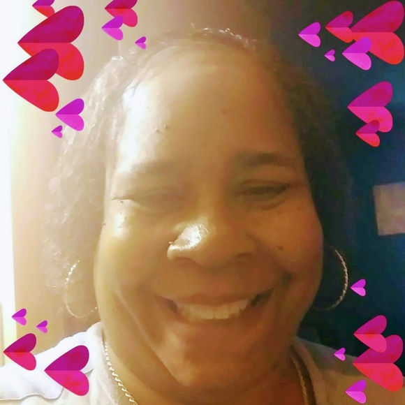 Profile Picture of Cheryl Webb (@wbb_chryl) on Poshmark