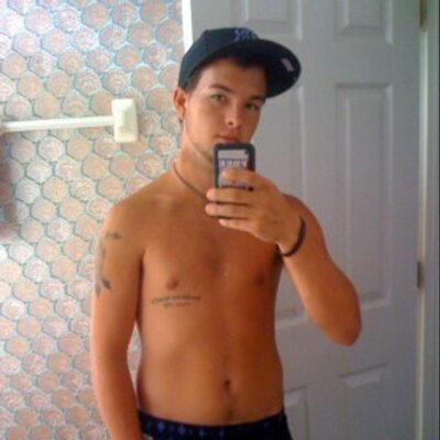 Profile Picture of Scott Hallgren (@fauhotboi) on Twitter