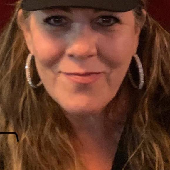 Profile Picture of Valerie Knollmeyer (@msval2u) on Poshmark