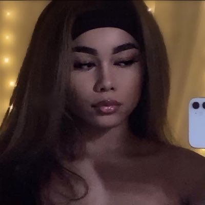 Profile Picture of Mia Terry (@Miabellaaax) on Twitter