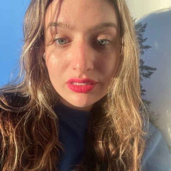 Profile Picture of Heather Wiley (@heatherwiley12) on Poshmark