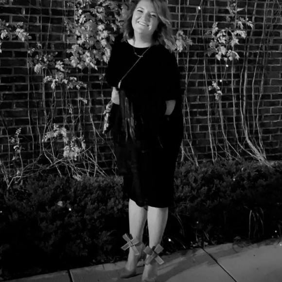 Profile Picture of Michaela Degen (@michaeladegen) on Poshmark