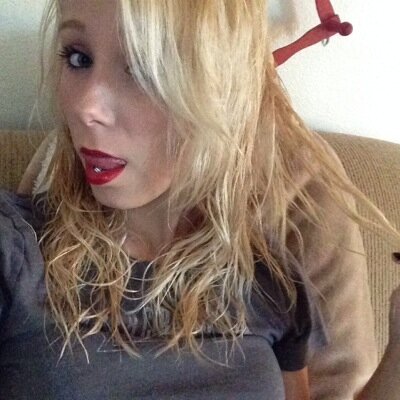 Profile Picture of Anna Loo Hoo(: (@Anna_Loo05) on Twitter