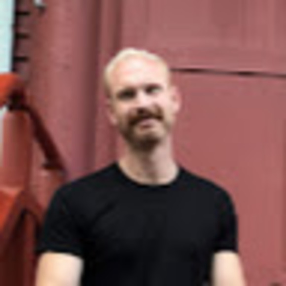 Profile Picture of Leland Linman (@lelandlinman) on Poshmark