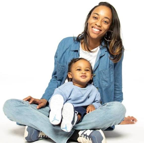 Profile Picture of Crystal Burrell (@plug2020126) on Poshmark