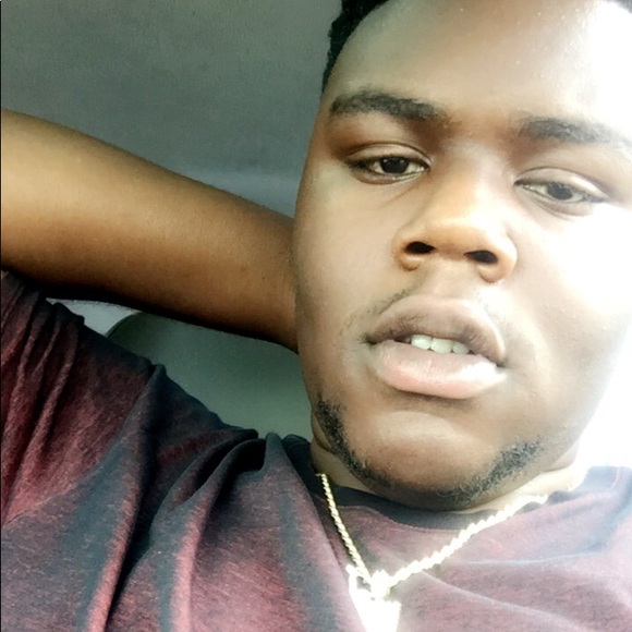 Profile Picture of Zay Bonaparte (@ayozay) on Poshmark