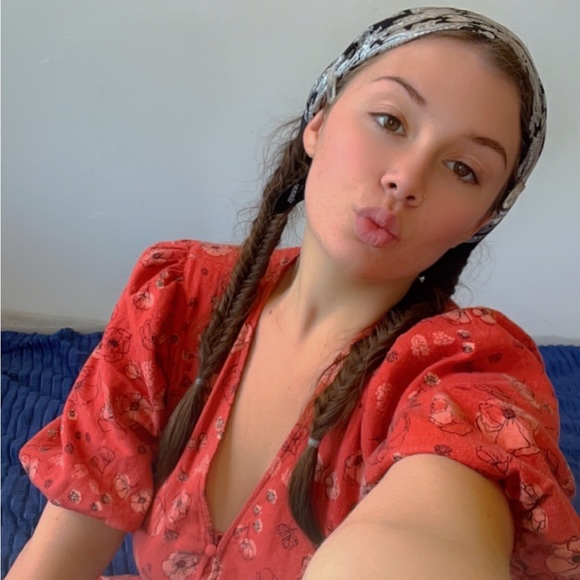 Abrielle Mcmanama - Poshmark Profile Picture of Abrielle Mcmanama (@abbie1215) on Poshmark