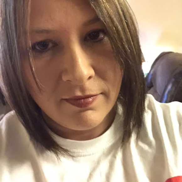 Profile Picture of Christi Wagnon (@christi1829) on Poshmark