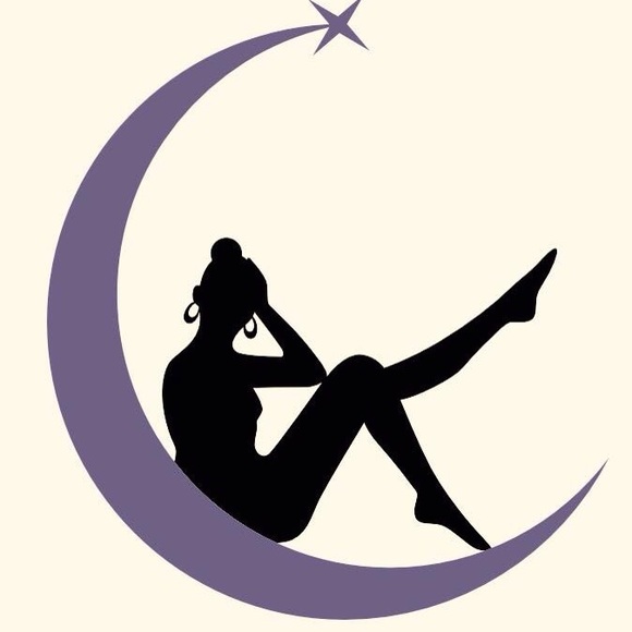 Profile Picture of Jen Haganey (@lavendermoonco) on Poshmark