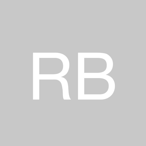 Profile Picture of Rebecca Barron (@rbbarron) on Poshmark