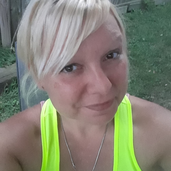 Profile Picture of Elisa Wilkinson-sparkman (@espark) on Poshmark