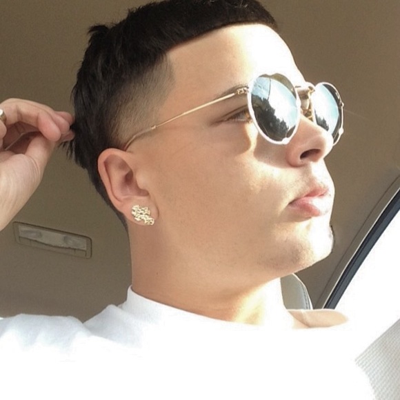 Profile Picture of Chris Mangum (@csatx) on Poshmark