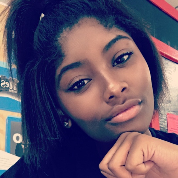 Profile Picture of Kelsi Johnson (@teni_kay) on Poshmark