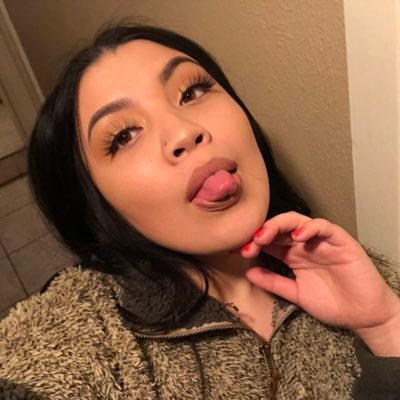 Profile Picture of Jazmin Gallardo (@qweenjazmin) on Twitter