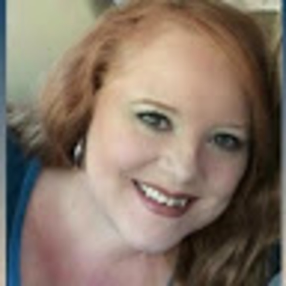 Profile Picture of Sonja Foster (@sonjav213) on Poshmark