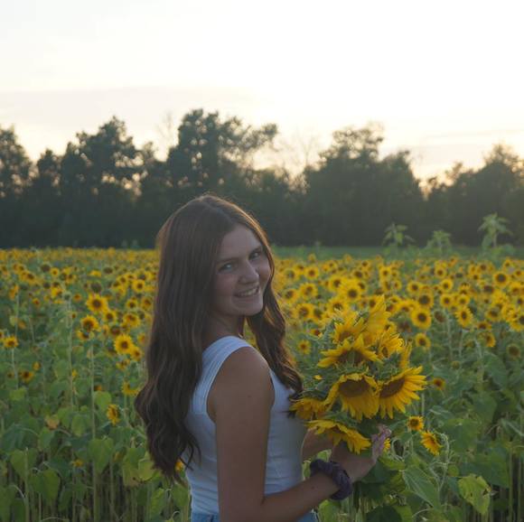 Profile Picture of Kirsten Fladung (@kfladung000) on Poshmark