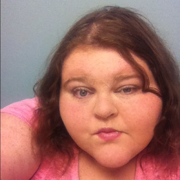 Profile Picture of Janelle Flessas (@jannellewar88) on Poshmark