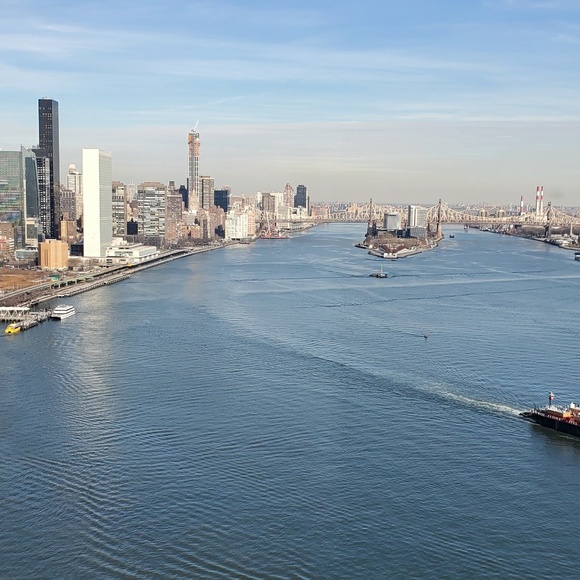 Profile Picture of Andres Andres (@camba11) on Poshmark