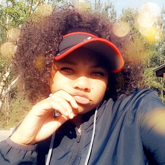 Profile Picture of Jocelyn Kenebrew (@jtkenebrew) on Poshmark