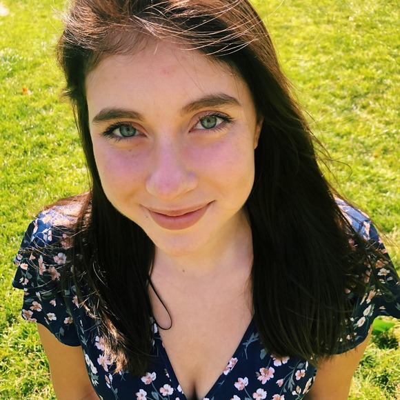 Profile Picture of Grace Wilkowski (@gracewilkowski) on Poshmark