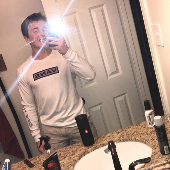 Profile Picture of Zach Foster (@zach_foster352) on Poshmark
