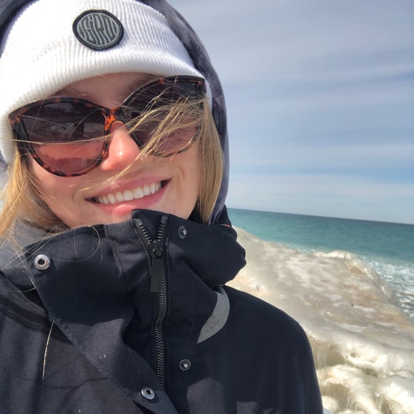 Profile Picture of Ruby Williams (@rubysails) on Poshmark