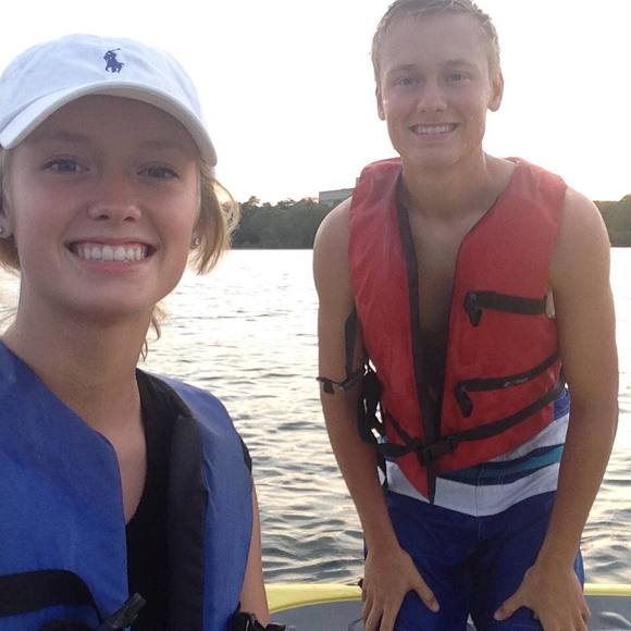 Profile Picture of Andy Hanseen (@alhansen12) on Poshmark