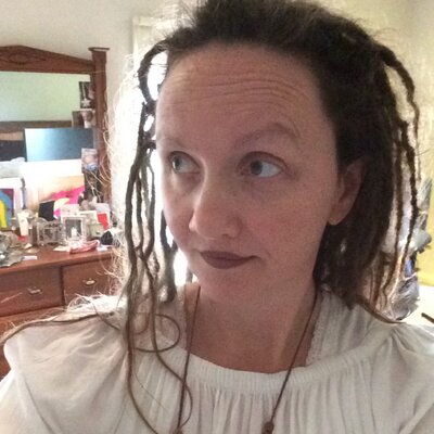 Profile Picture of Therese Davis (@akaLewLewBelle) on Twitter