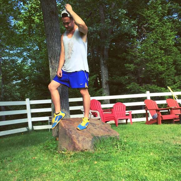 Profile Picture of Noraa Wong (@aaronw118) on Poshmark