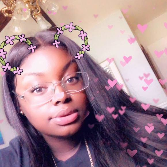 Profile Picture of Lacia Scott (@lacidabest) on Poshmark