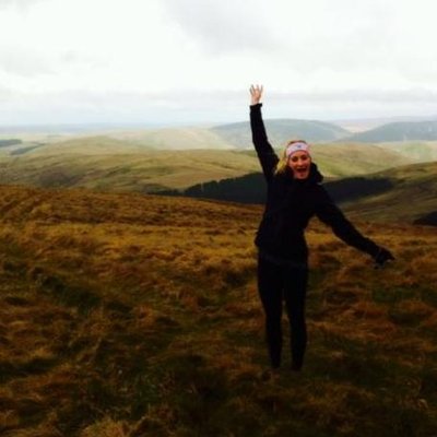 Profile Picture of Rosie Watson (@r_birdshouts) on Twitter