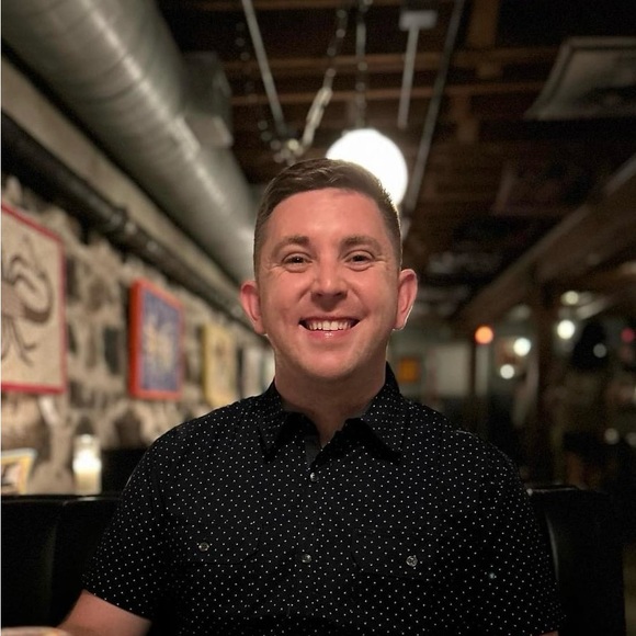 Profile Picture of Michael Gilboy (@michaelgilboy) on Poshmark