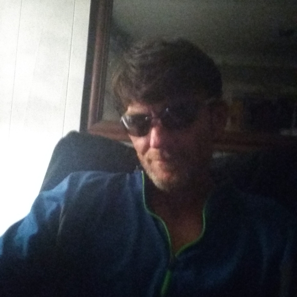 Profile Picture of Jonathan Parrish (@jonathanparr306) on Poshmark